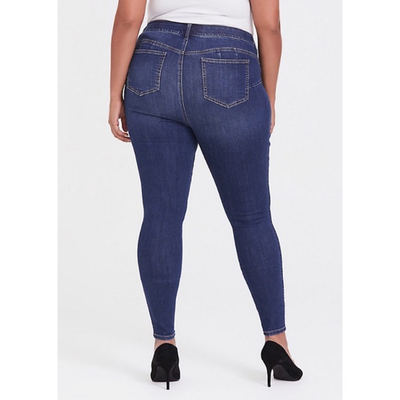 🆕Torrid Bombshell Medium Wash Skinny Jeans 18 NWT - Picture 2 of 2